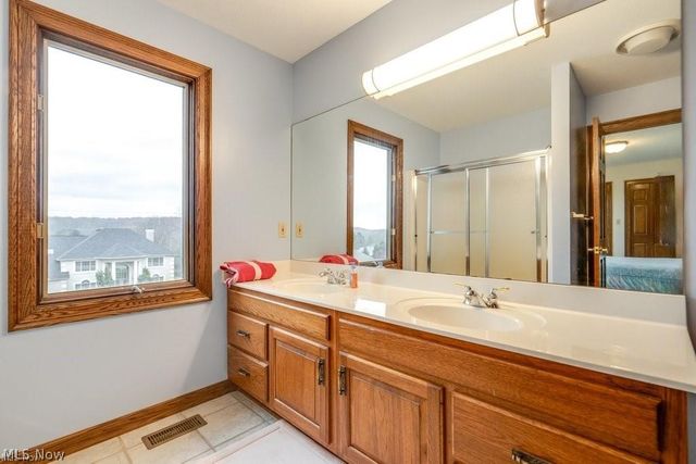 4700 Barnsleigh Drive, Bath, OH 44333