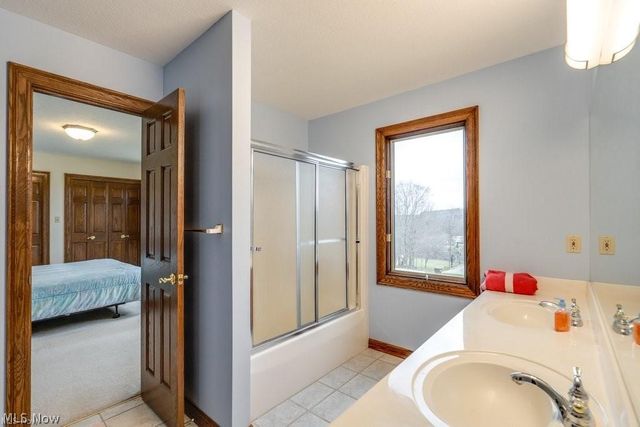 4700 Barnsleigh Drive, Bath, OH 44333