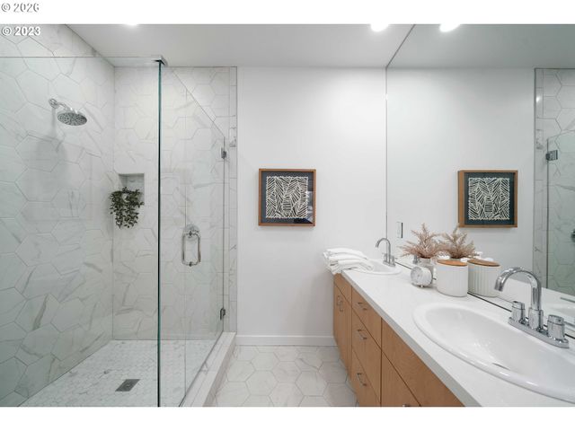 7741 Se lambert St, Portland, OR 97206