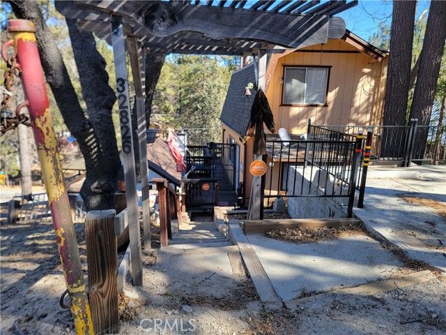 32826 Truman Lane, Running Springs, CA 92382