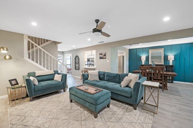 11512 Tin Cup DR 201, Austin, TX 78750