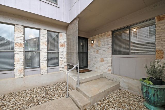 11512 Tin Cup DR 201, Austin, TX 78750
