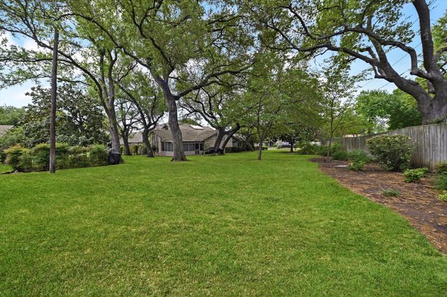 11512 Tin Cup DR 201, Austin, TX 78750