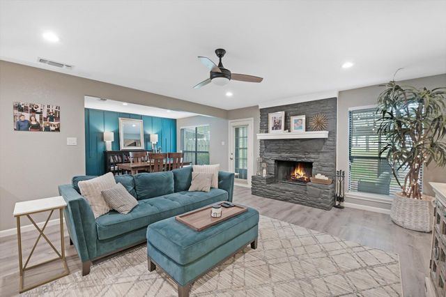 11512 Tin Cup DR 201, Austin, TX 78750