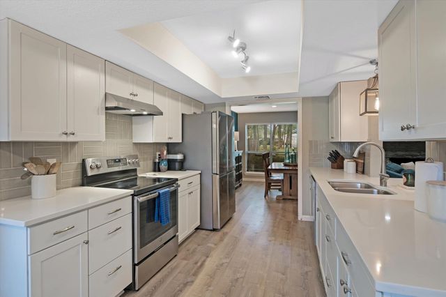 11512 Tin Cup DR 201, Austin, TX 78750