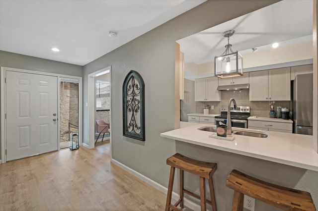 11512 Tin Cup DR 201, Austin, TX 78750
