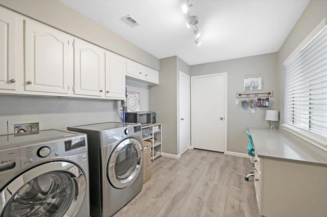 11512 Tin Cup DR 201, Austin, TX 78750
