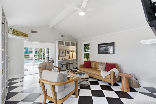 207 Pitt Street, Mount Pleasant, SC 29464