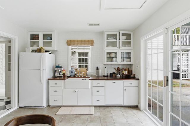 207 Pitt Street, Mount Pleasant, SC 29464