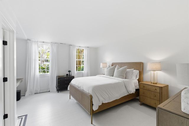 207 Pitt Street, Mount Pleasant, SC 29464