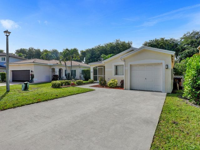 1245 SW 46th Way, Deerfield Beach, FL 33442