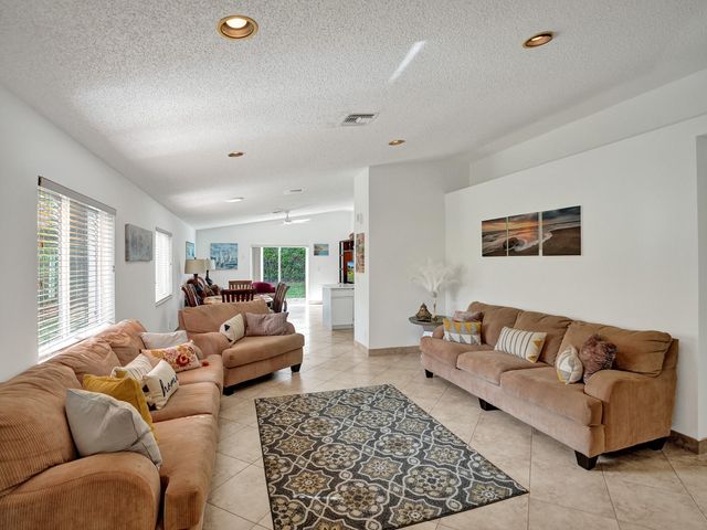 1245 SW 46th Way, Deerfield Beach, FL 33442