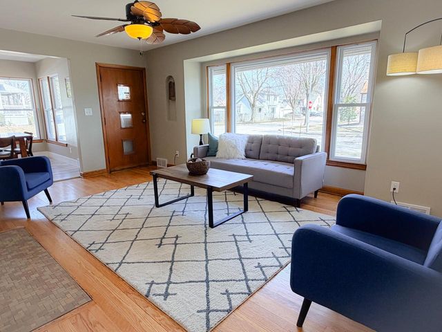 2405 S 83rd STREET, West Allis, WI 53219