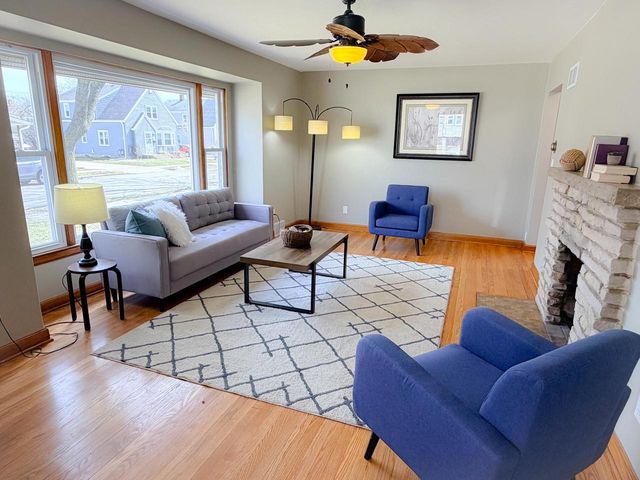 2405 S 83rd STREET, West Allis, WI 53219