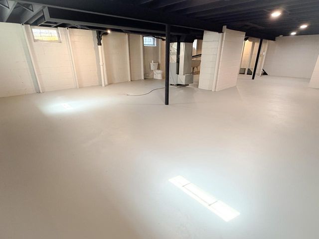 2405 S 83rd STREET, West Allis, WI 53219