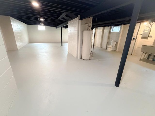 2405 S 83rd STREET, West Allis, WI 53219