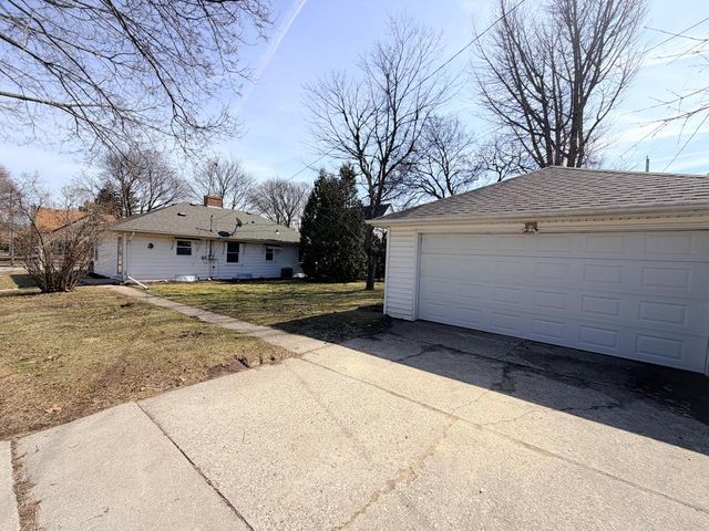 2405 S 83rd STREET, West Allis, WI 53219
