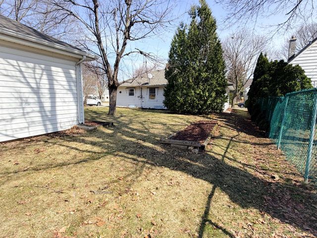 2405 S 83rd STREET, West Allis, WI 53219