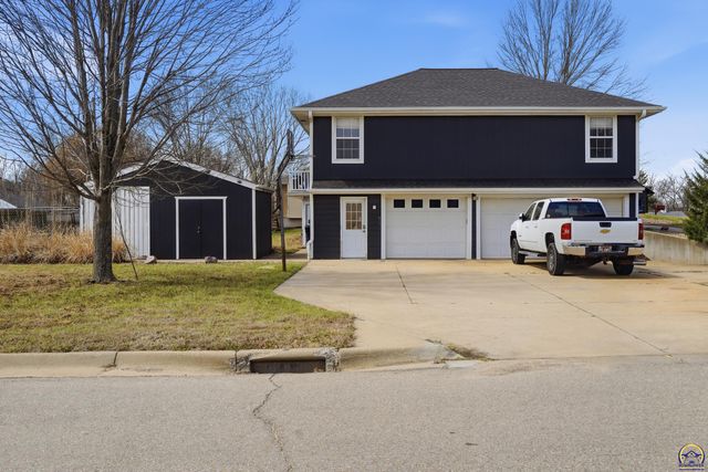 646 NE Margo CT, Topeka, KS 66617