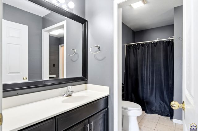 646 NE Margo CT, Topeka, KS 66617