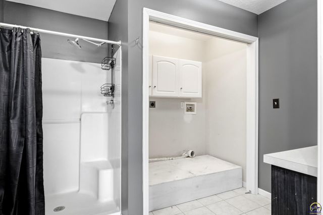 646 NE Margo CT, Topeka, KS 66617