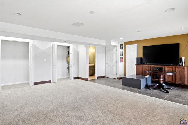 646 NE Margo CT, Topeka, KS 66617