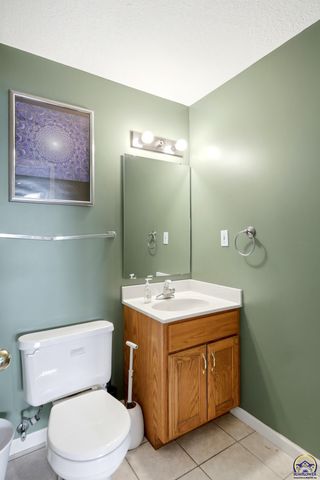 646 NE Margo CT, Topeka, KS 66617