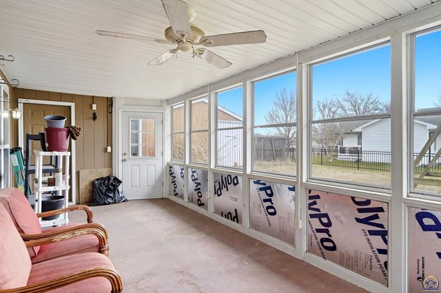 646 NE Margo CT, Topeka, KS 66617