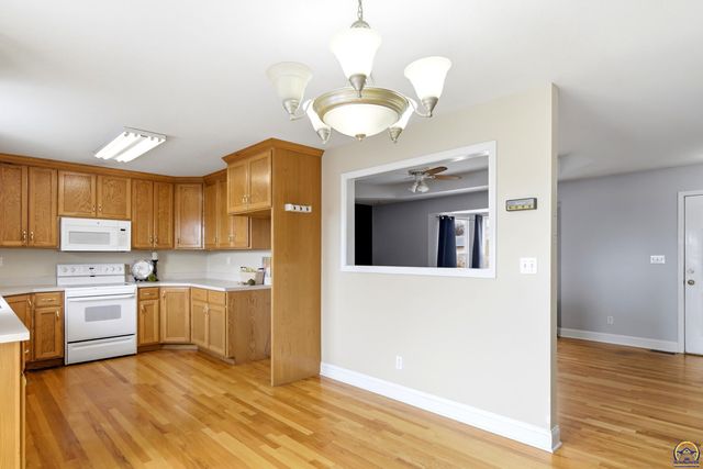 646 NE Margo CT, Topeka, KS 66617