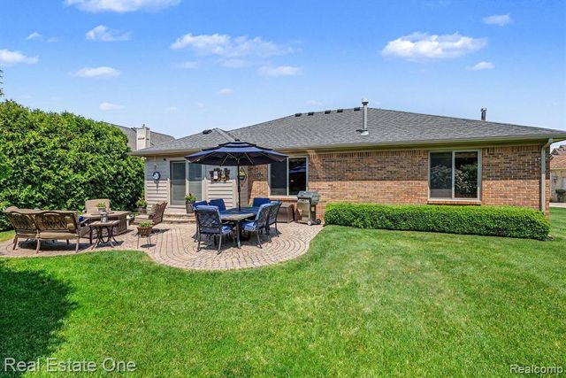 14972 River View Court, Sterling Heights, MI 48313