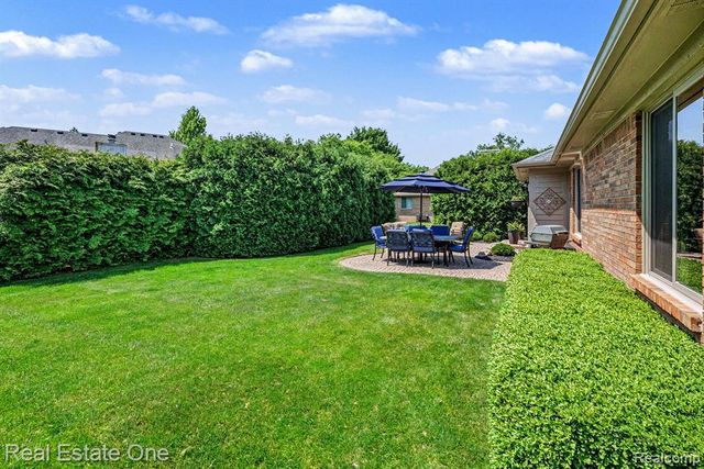 14972 River View Court, Sterling Heights, MI 48313