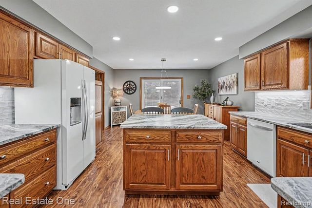 14972 River View Court, Sterling Heights, MI 48313