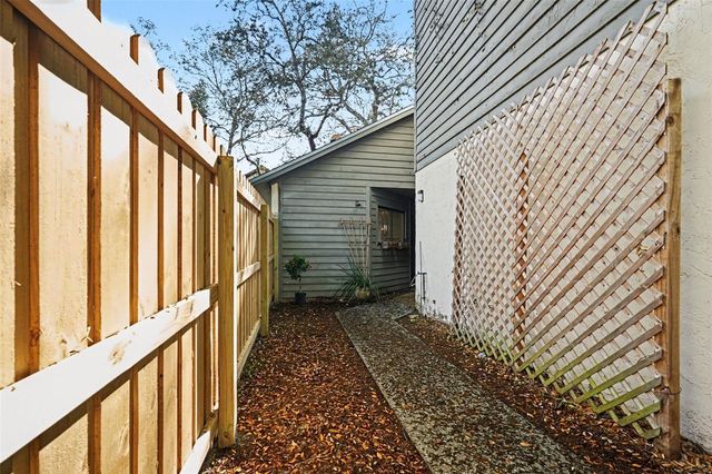 13803 LAZY OAK DRIVE, Tampa, FL 33613