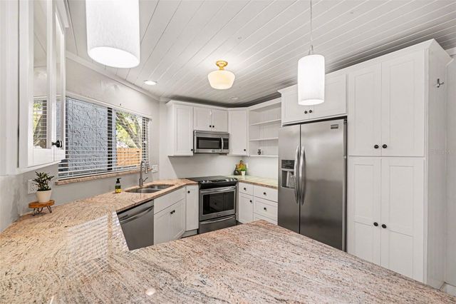 13803 LAZY OAK DRIVE, Tampa, FL 33613