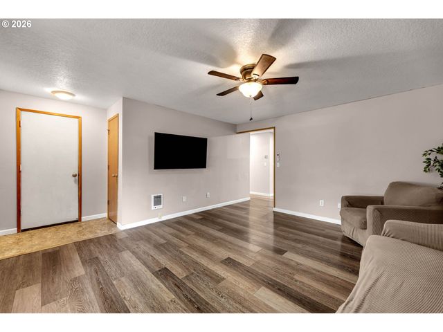 5011 Ne 151ST Ave, Vancouver, WA 98682