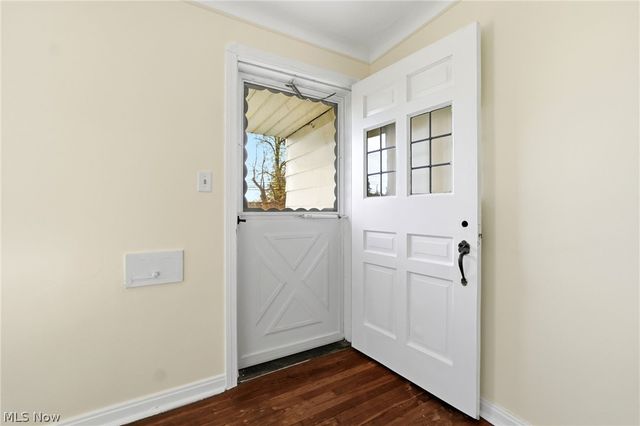 6210 Crossview Road, Seven Hills, OH 44131