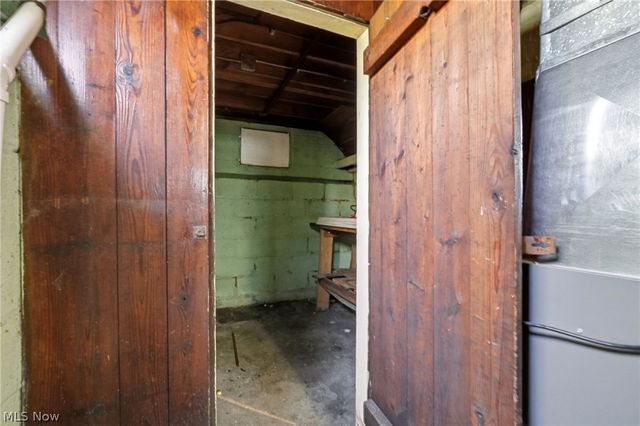 6210 Crossview Road, Seven Hills, OH 44131