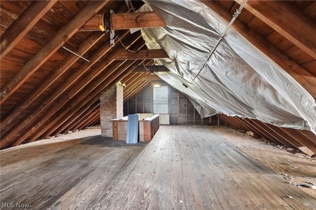 6210 Crossview Road, Seven Hills, OH 44131