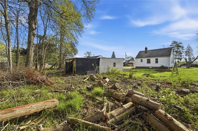 6210 Crossview Road, Seven Hills, OH 44131