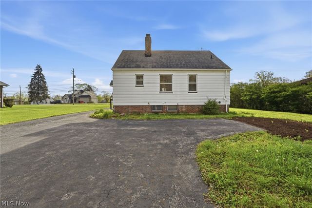 6210 Crossview Road, Seven Hills, OH 44131