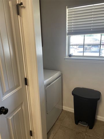 607 E Water Street, Weatherford, TX 76086