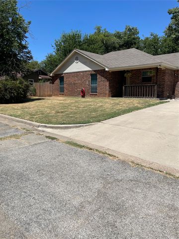 607 E Water Street, Weatherford, TX 76086
