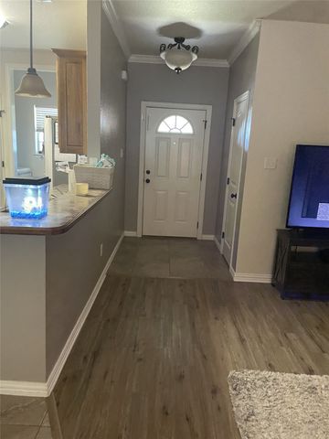607 E Water Street, Weatherford, TX 76086