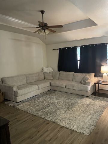 607 E Water Street, Weatherford, TX 76086