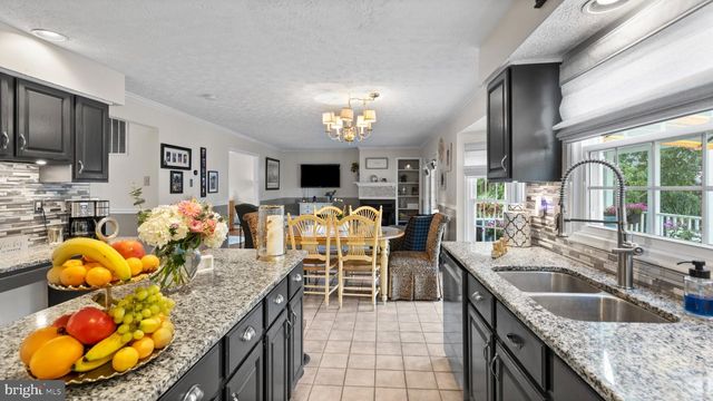 15 MORN MIST CT, Baltimore, MD 21234