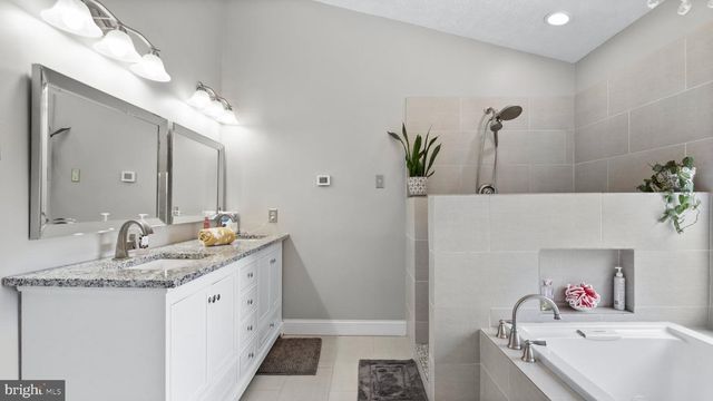 15 MORN MIST CT, Baltimore, MD 21234