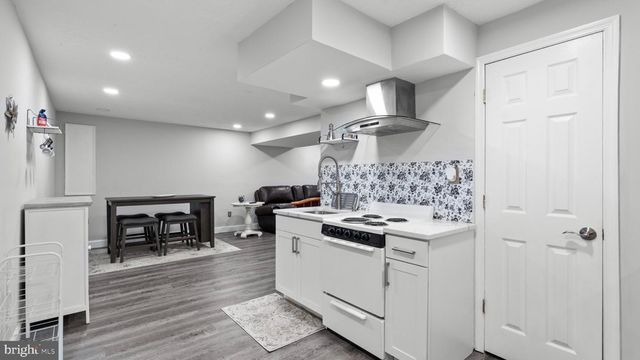 15 MORN MIST CT, Baltimore, MD 21234