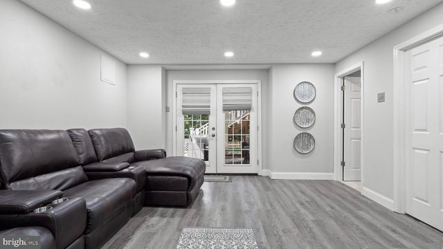 15 MORN MIST CT, Baltimore, MD 21234