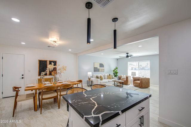 9043 N 16th Drive, Phoenix, AZ 85021