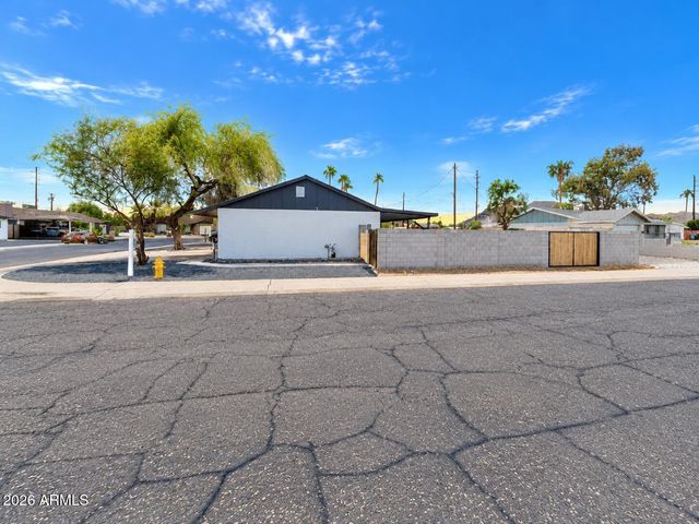 9043 N 16th Drive, Phoenix, AZ 85021